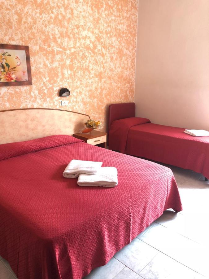 Hotel Serenella Vintage Rimini Kültér fotó