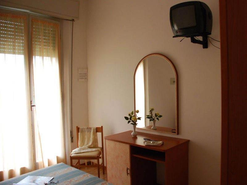 Hotel Serenella Vintage Rimini Kültér fotó
